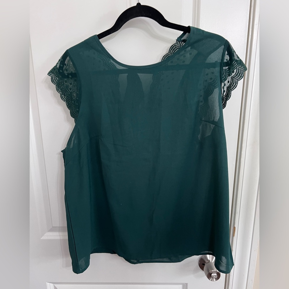 SHEIN Green Boxy Blouse with Relaxed Fit - Like New